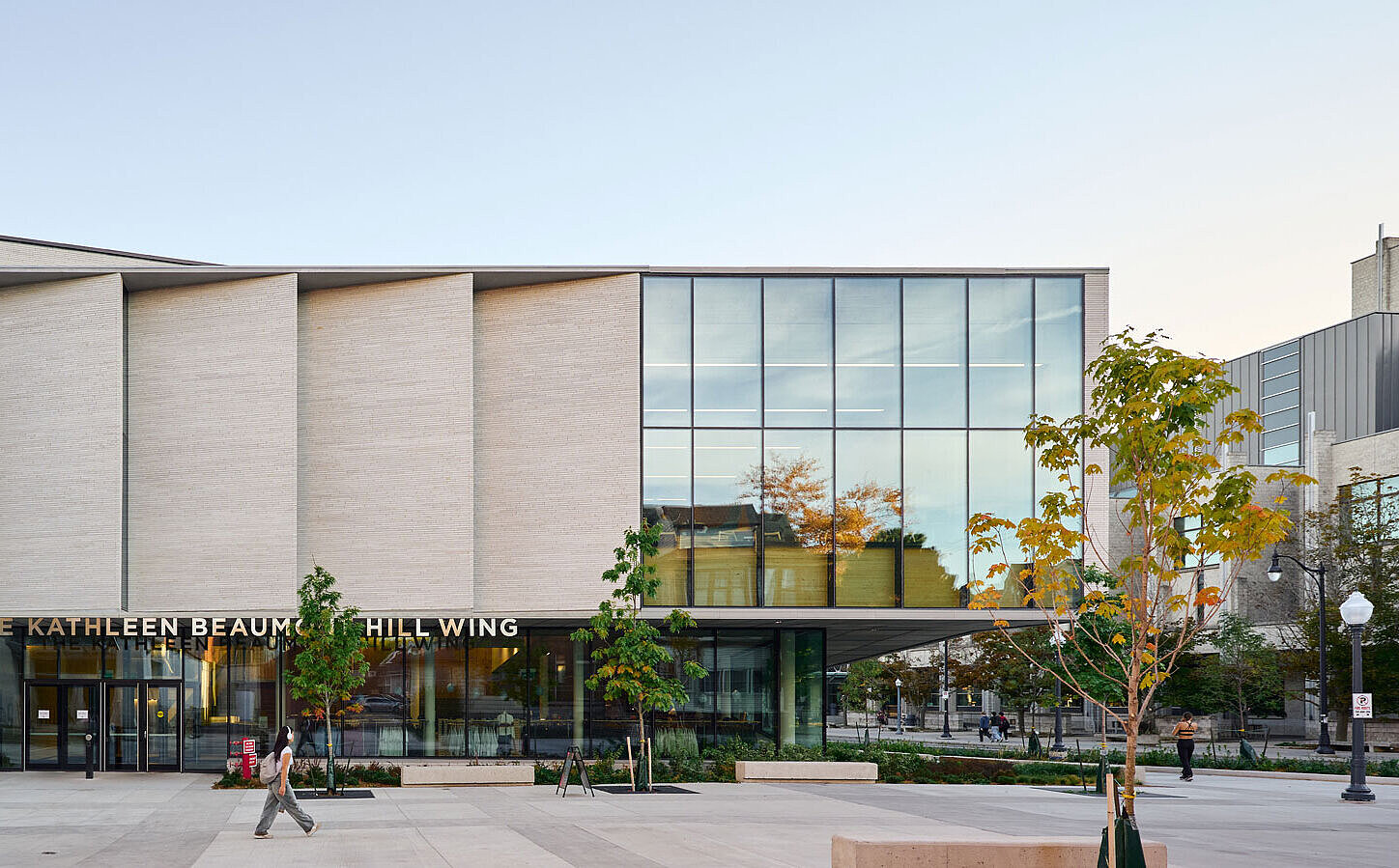Architektonisches Bindeglied mit kulturellem Kontext mit OKASOLAR F
