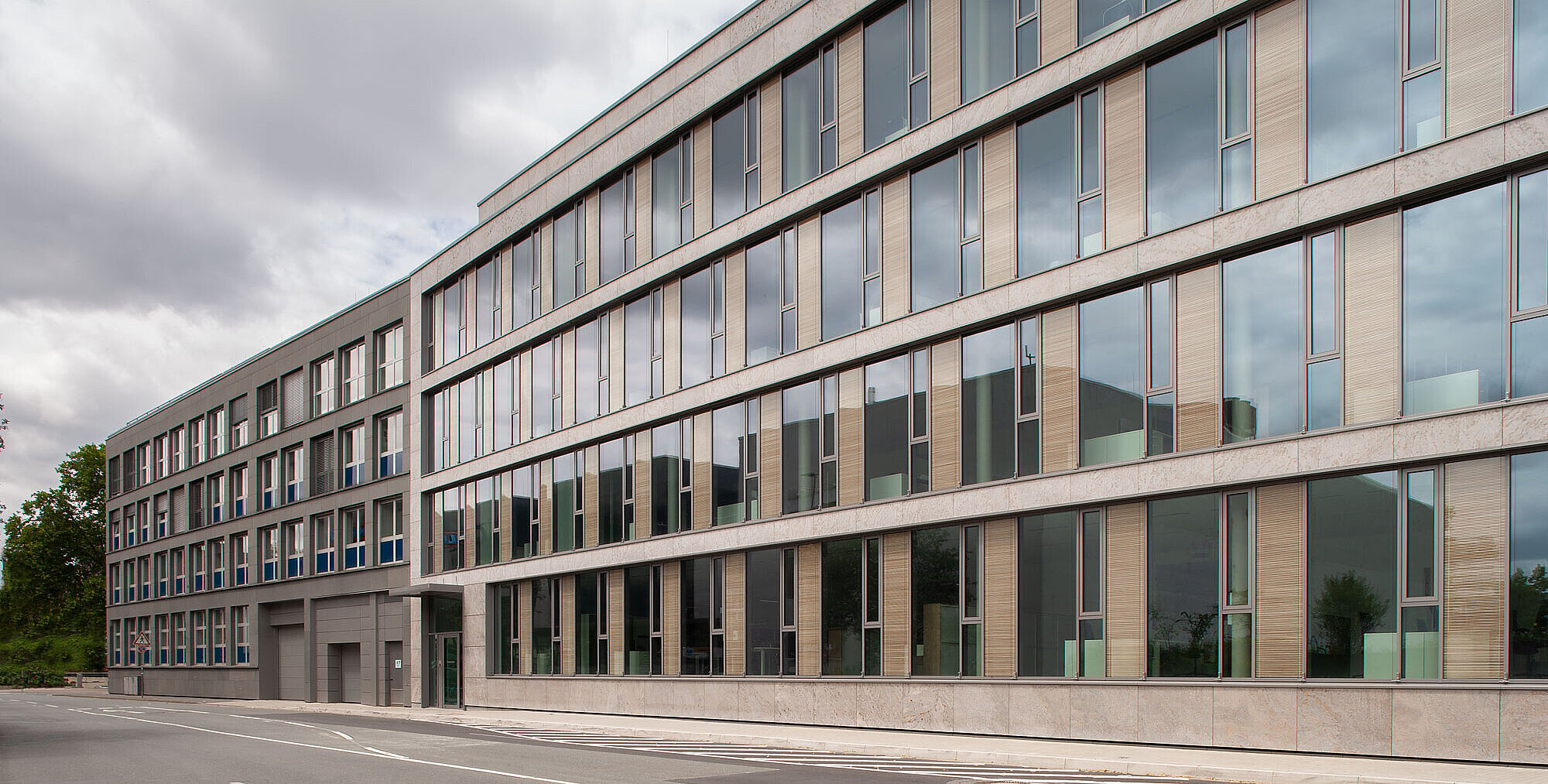 WA Group Media Campus mit OKAWOOD