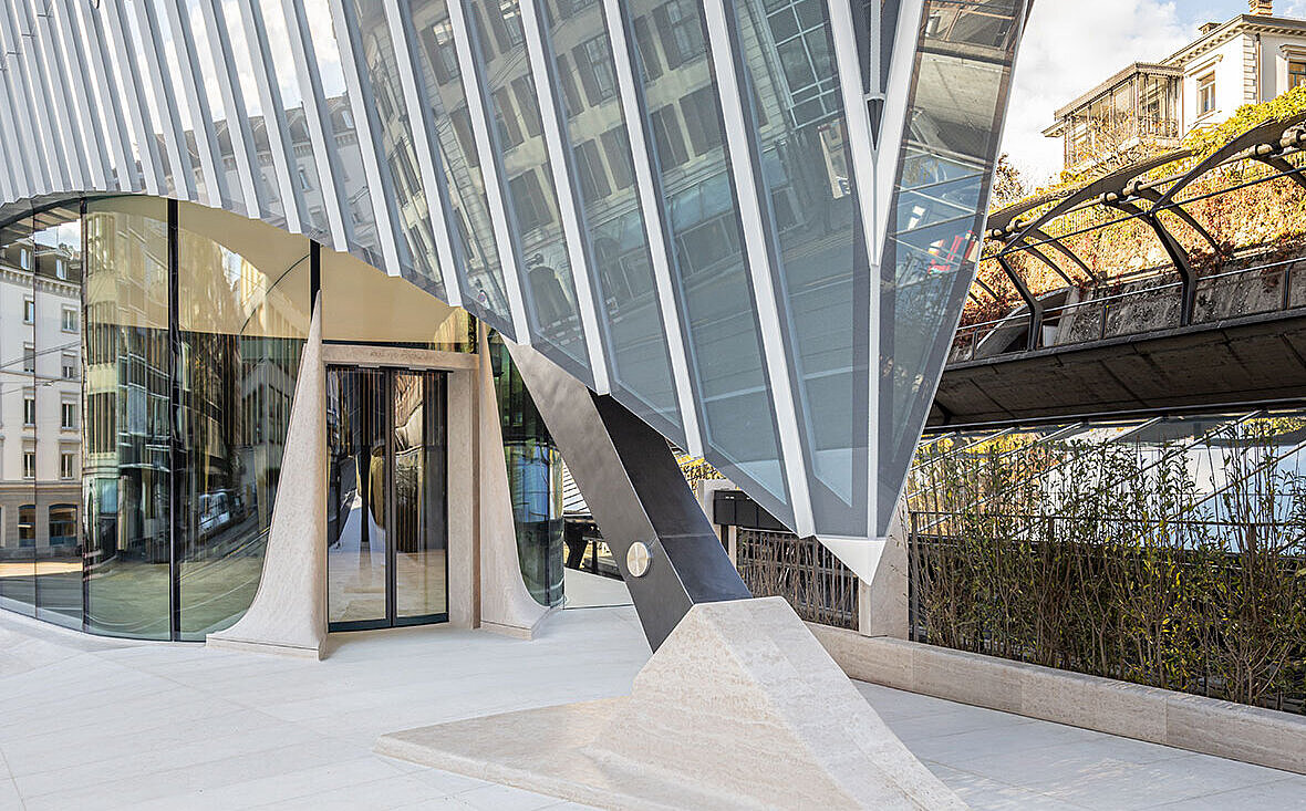 Haus zum Falken, Zürich – Skulpturale Präzision in Glas