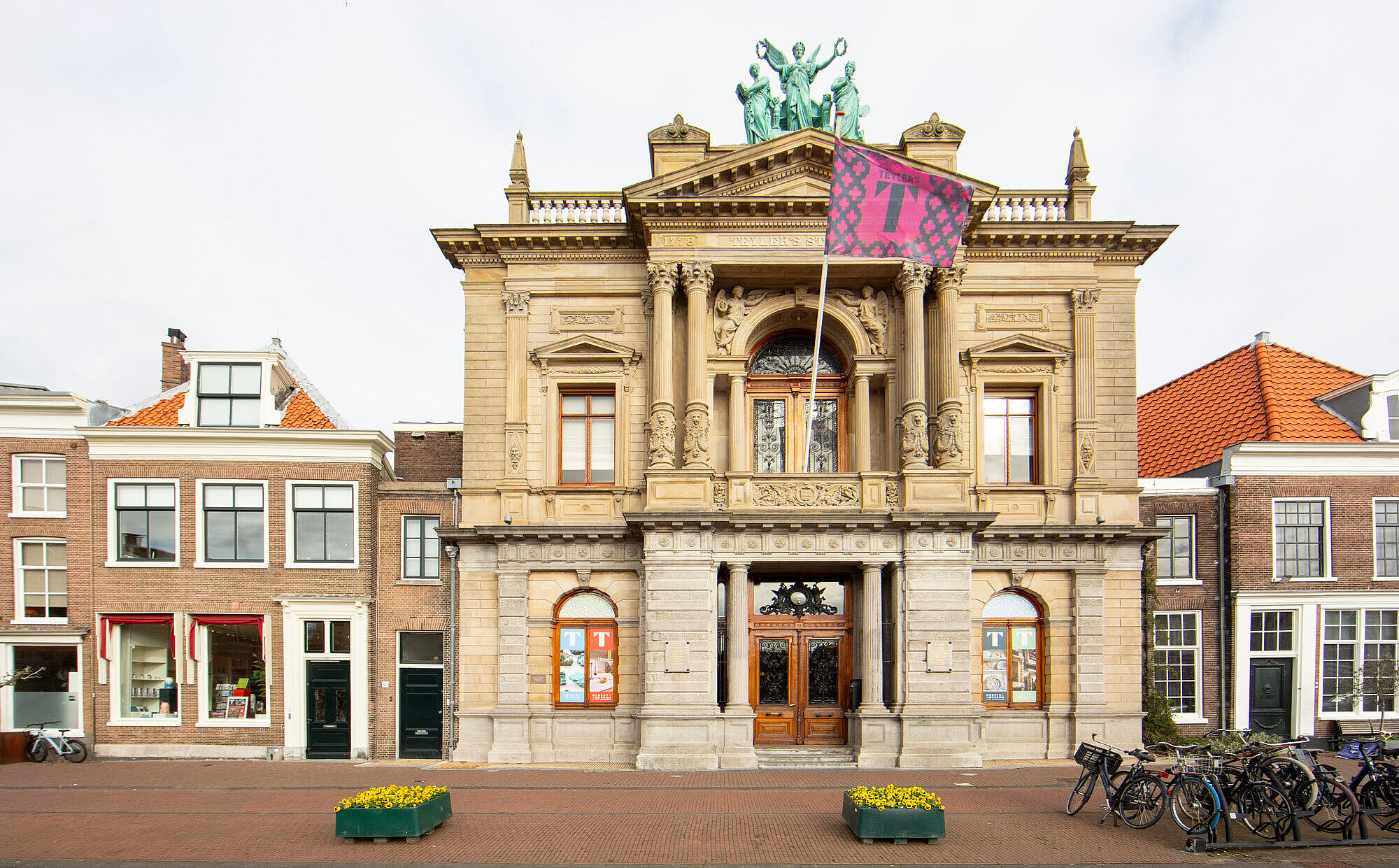Historisches Erbe trifft moderne Glastechnologie mit OKALUX+