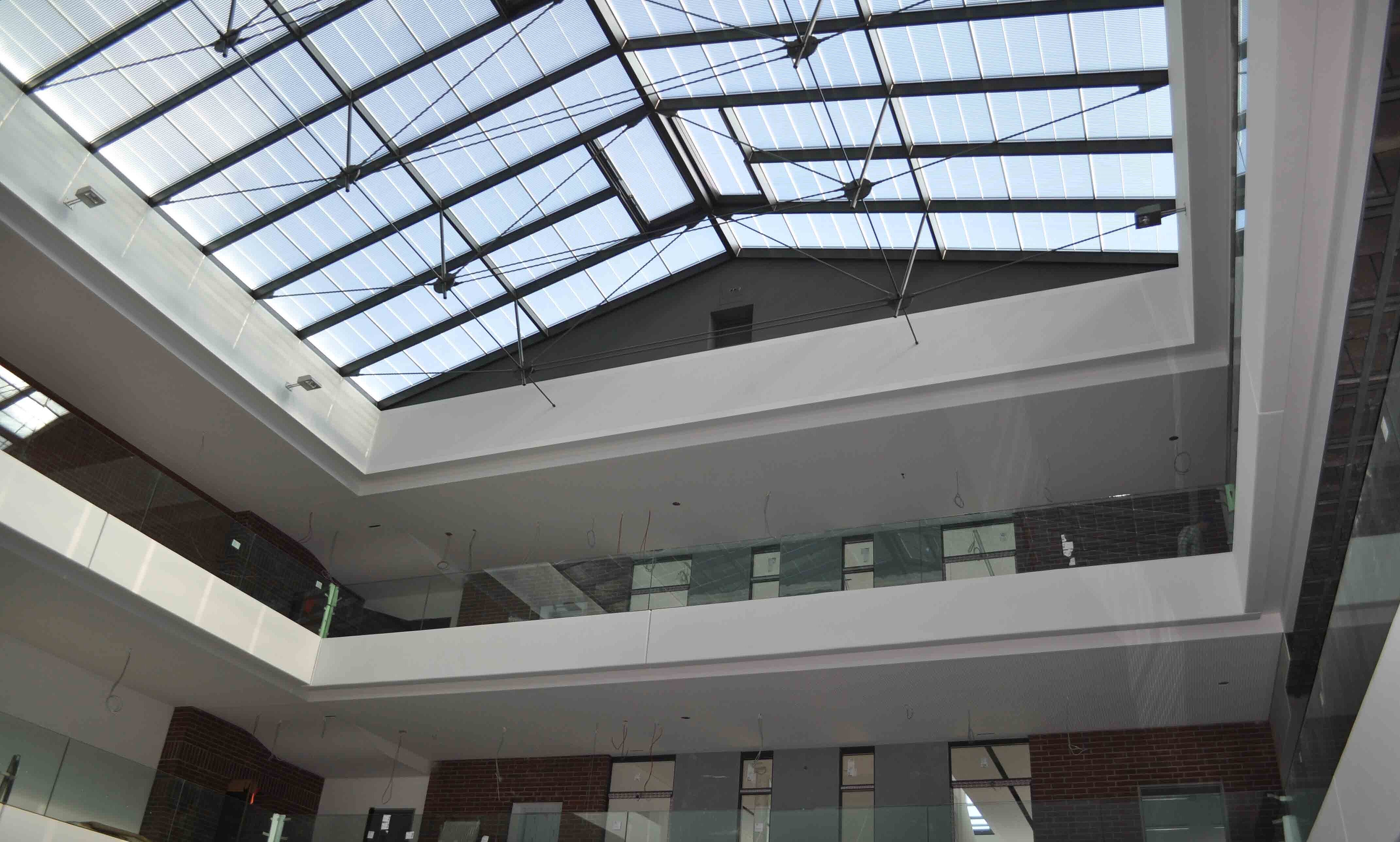 Neues Tageslicht für das Dominicus-von-Linprun-Gymnasium mit OKASOLAR S