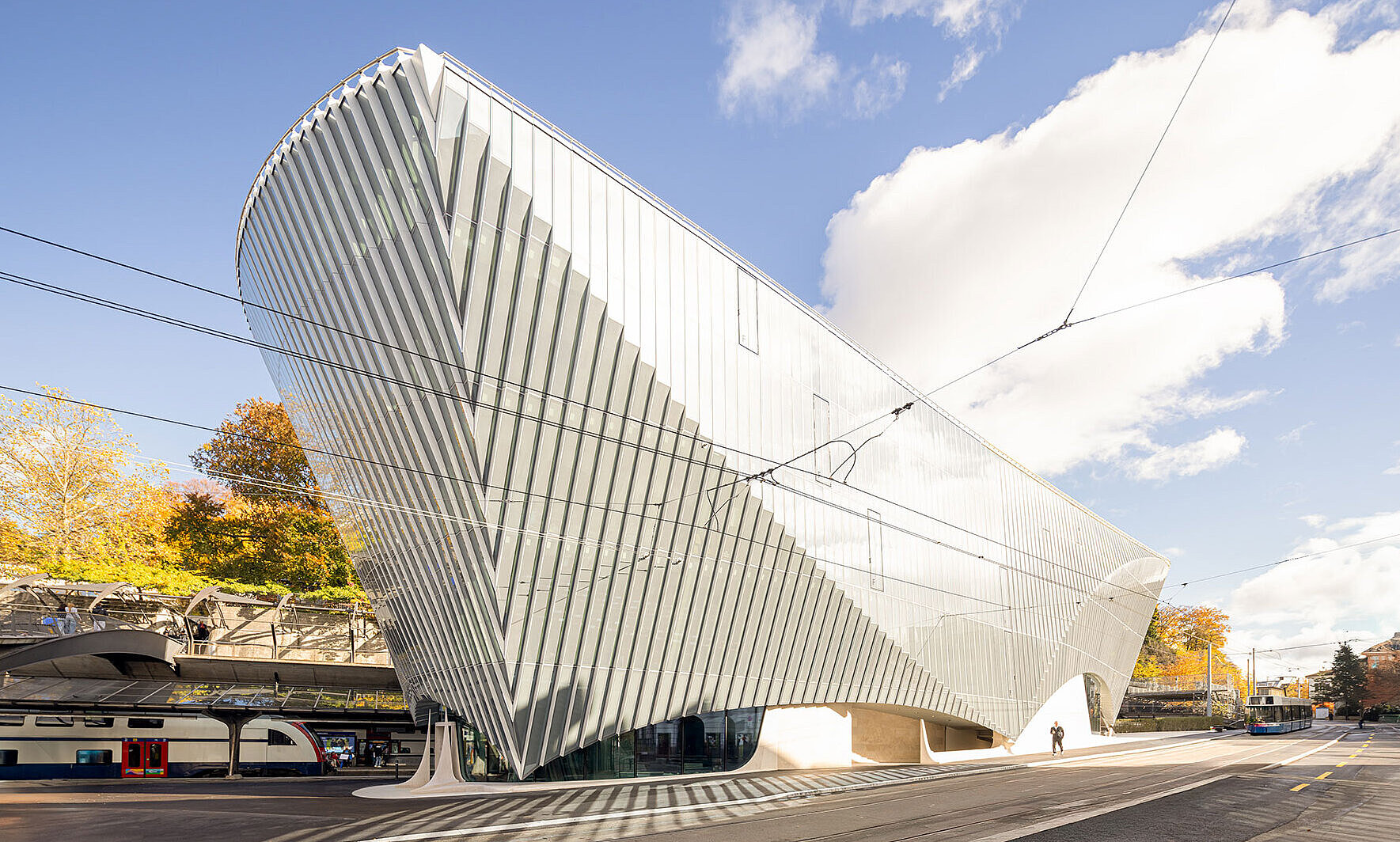 Haus zum Falken, Zürich – Skulpturale Präzision in Glas