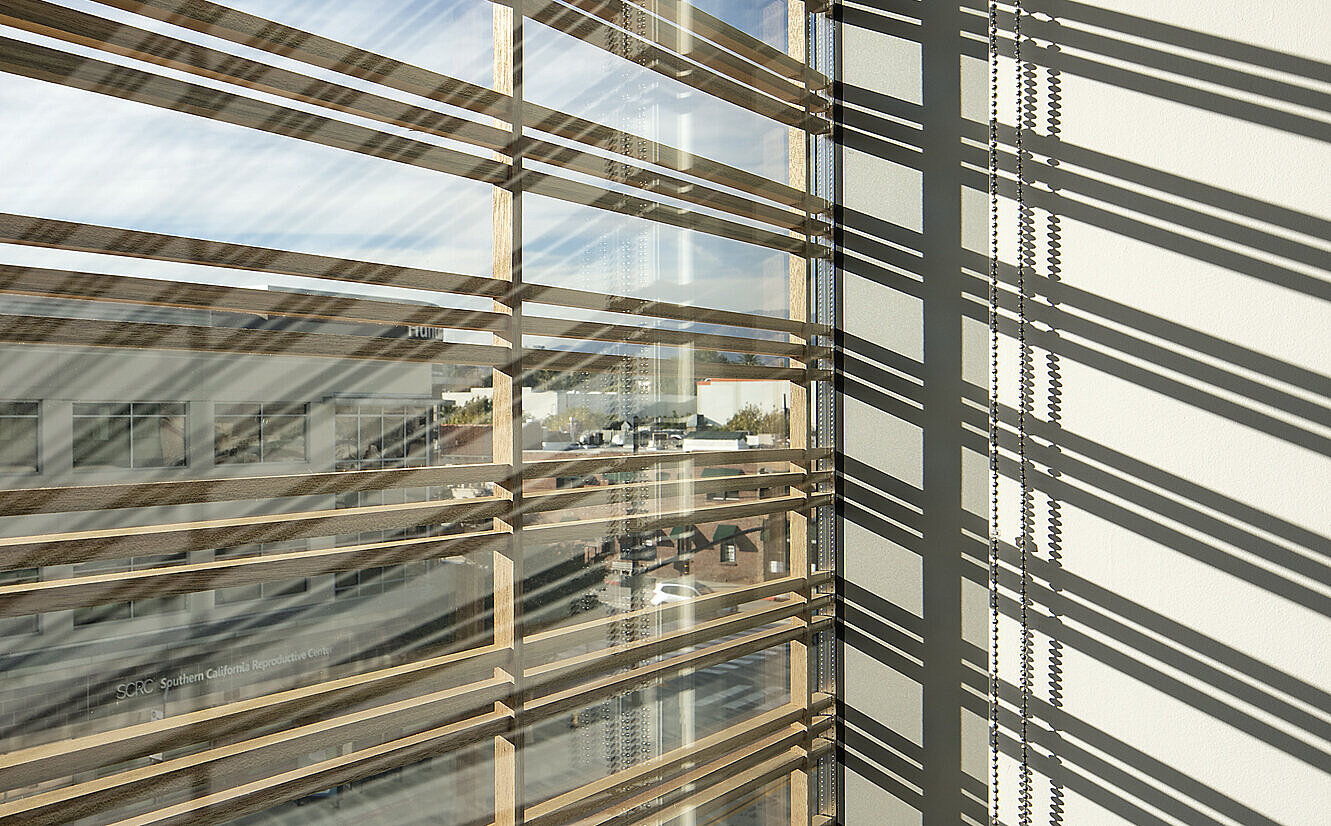 Tageslicht, Ausblick und Sonnenschutz im Einklang