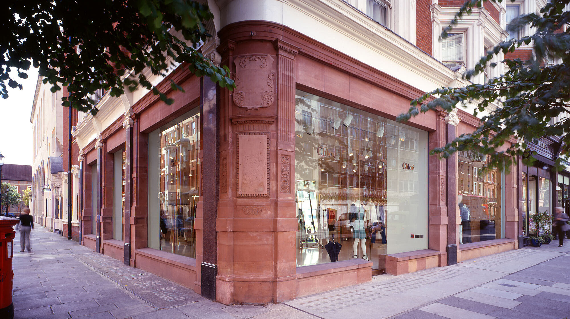 Licht als Gestaltungselement: KAPILUX im Chloé-Flagship-Store