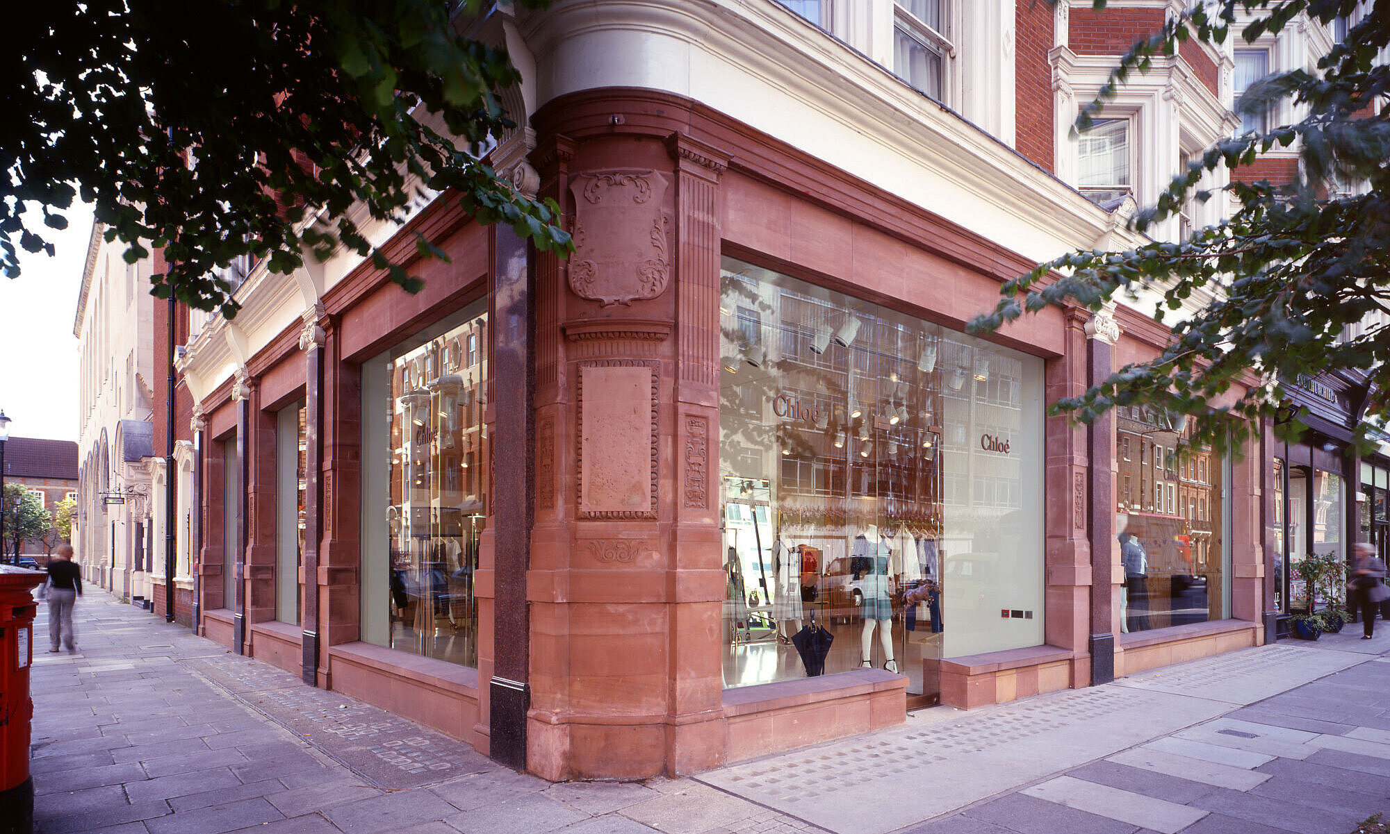 Licht als Gestaltungselement: KAPILUX im Chloé-Flagship-Store