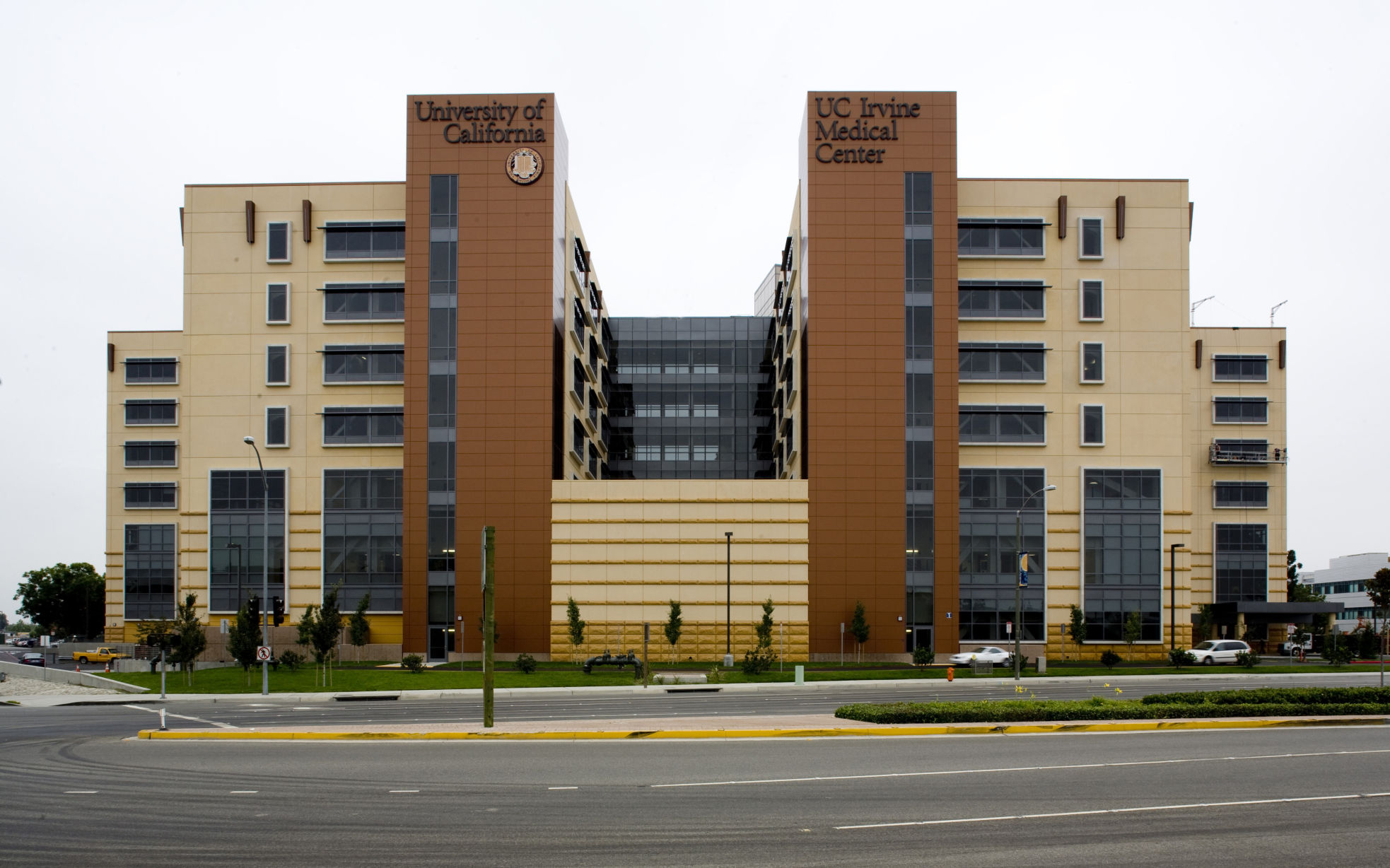 UC Irvine Medical Center Phase II University of California Glas